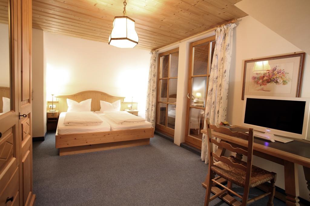 Gasthof Blaue Gams Ettal Zimmer foto